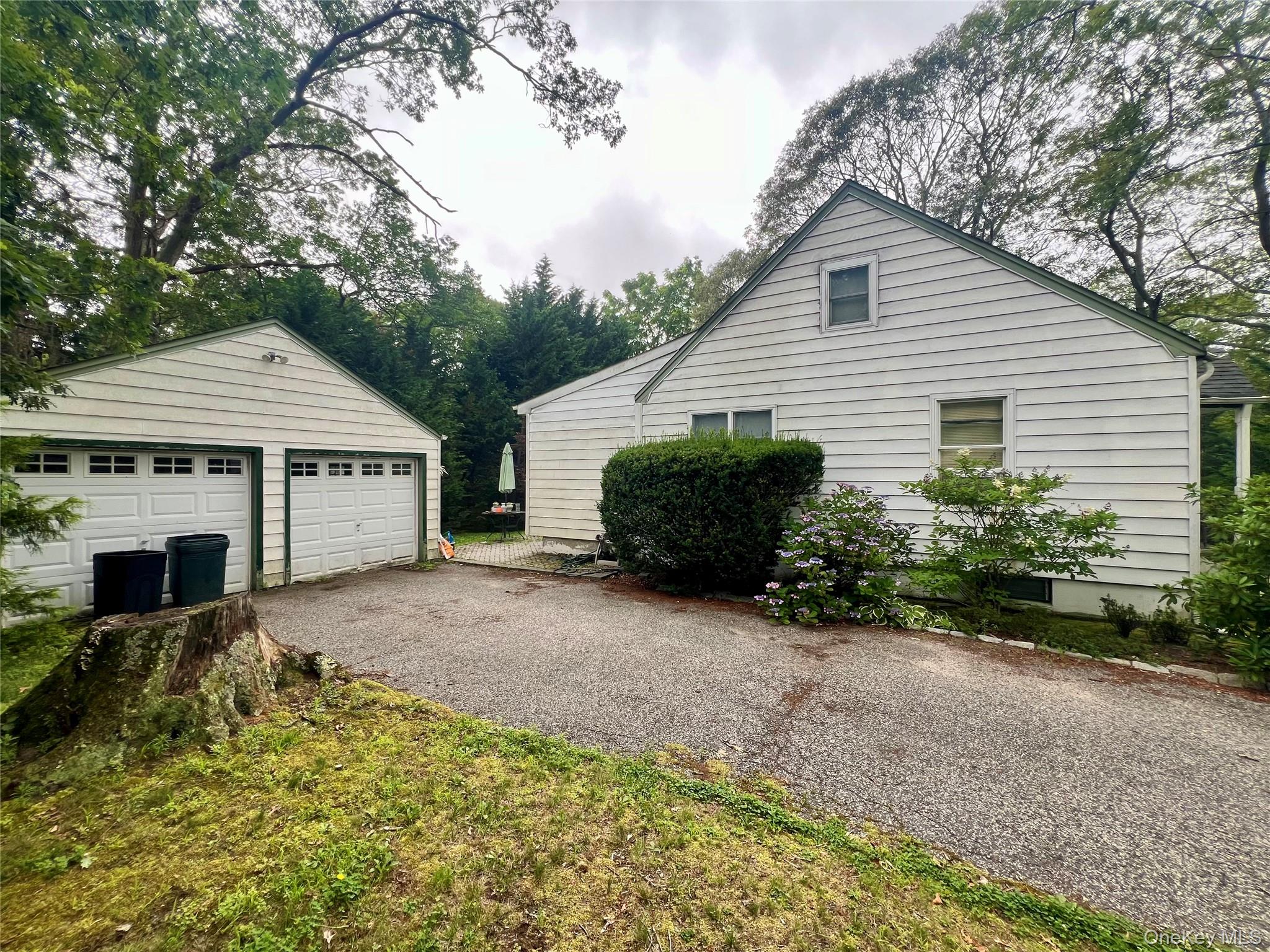 100 Maple Lane, Medford, NY 11763