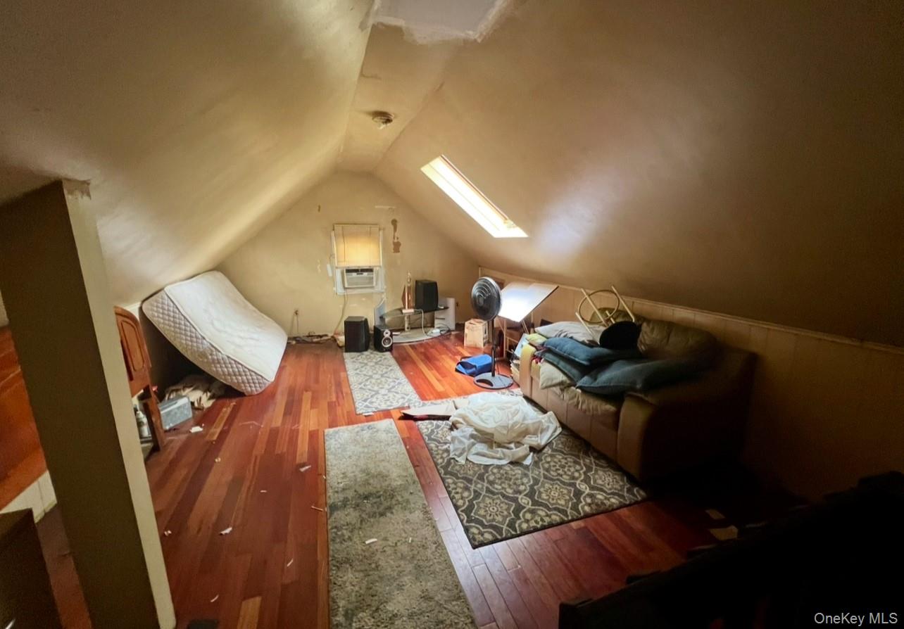 100 Maple Lane, Medford, NY 11763