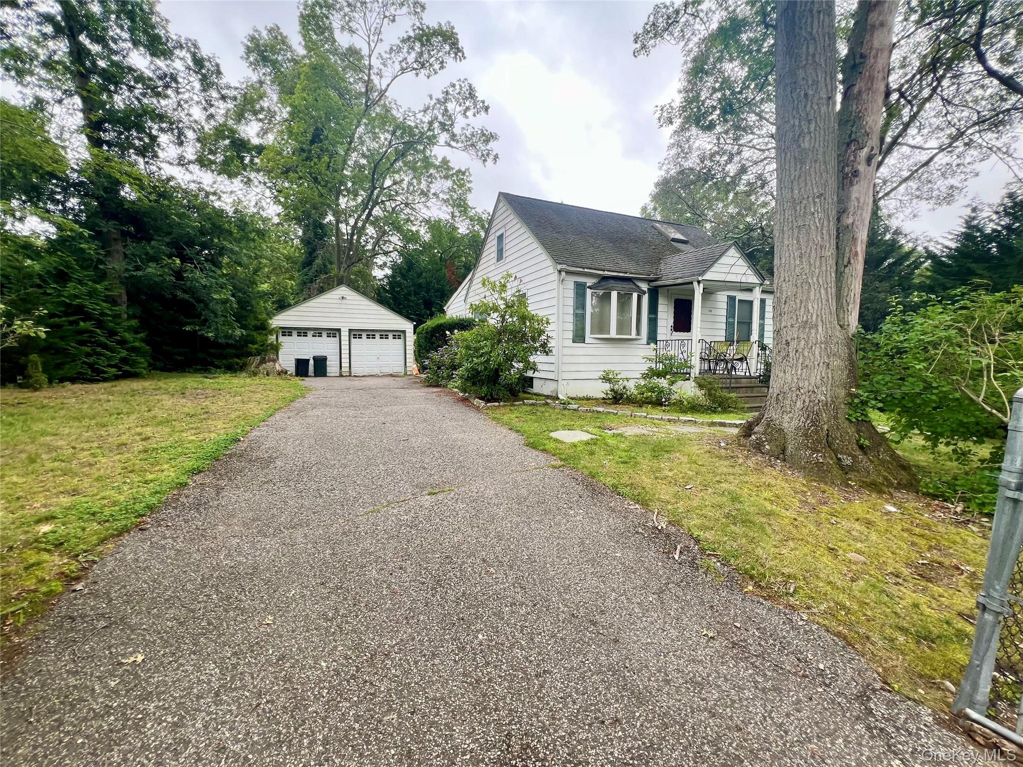 100 Maple Lane, Medford, NY 11763