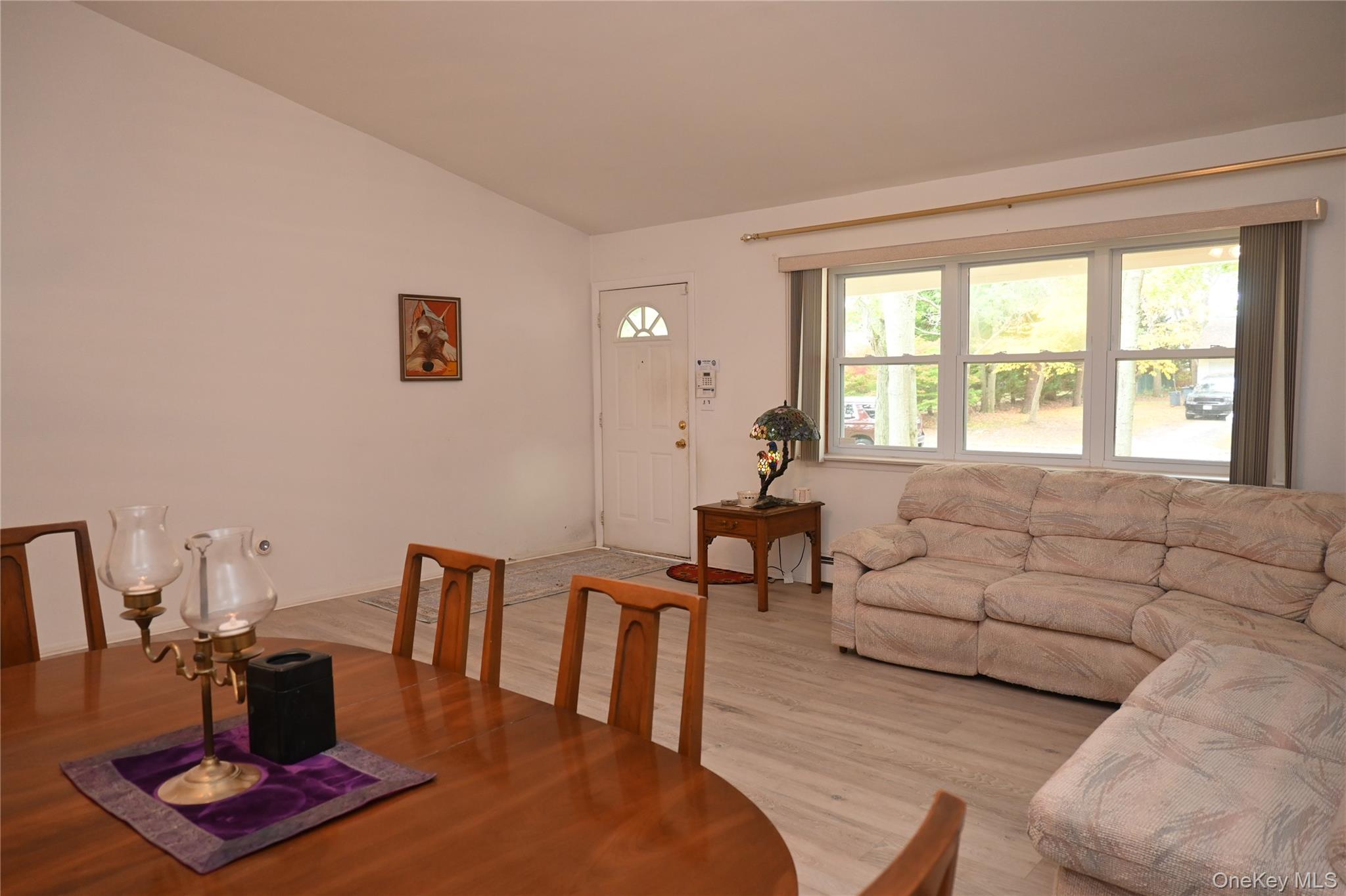 9 Fenwick Avenue, Farmingville, NY 11738