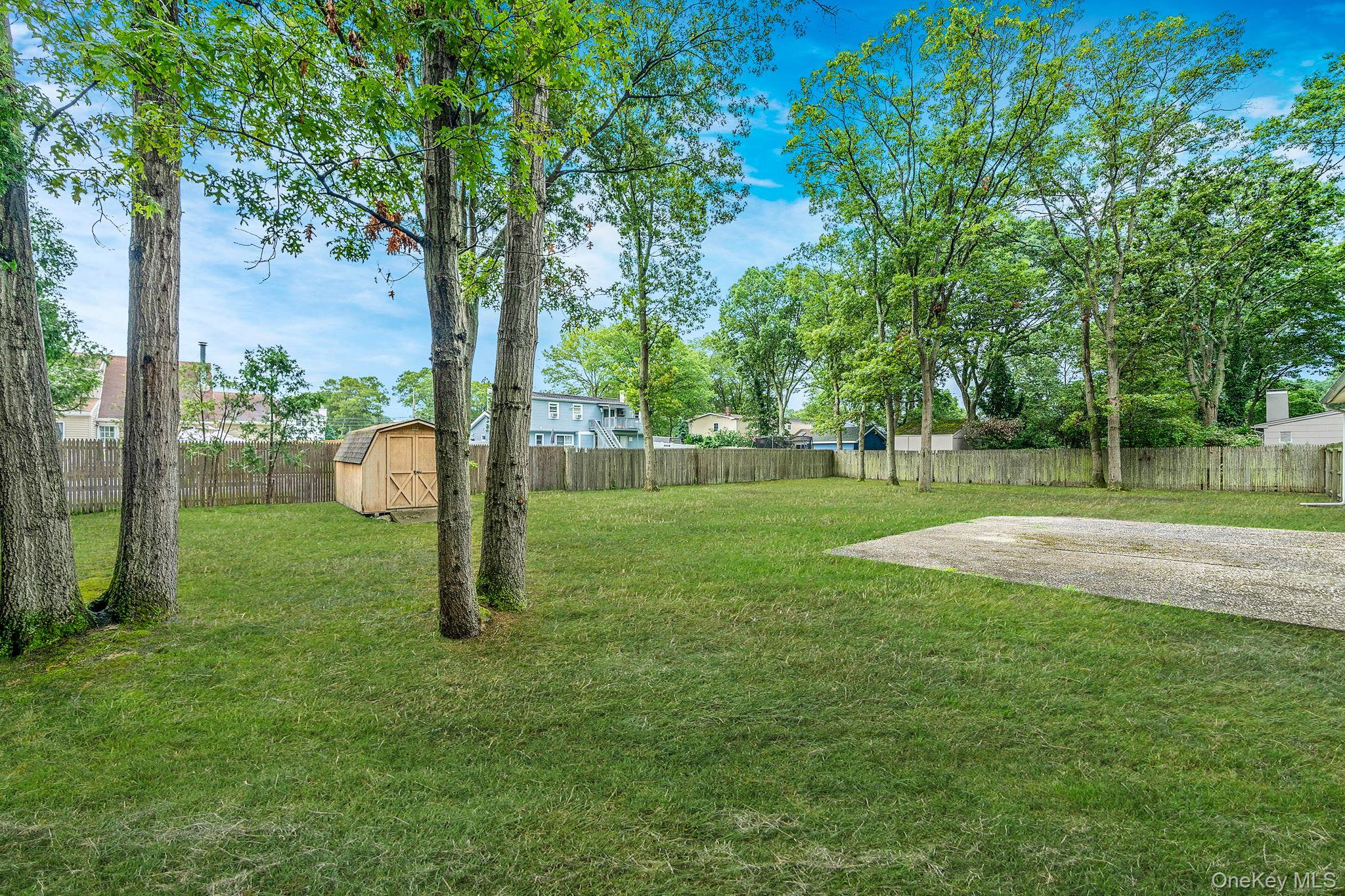 9 Fenwick Avenue, Farmingville, NY 11738