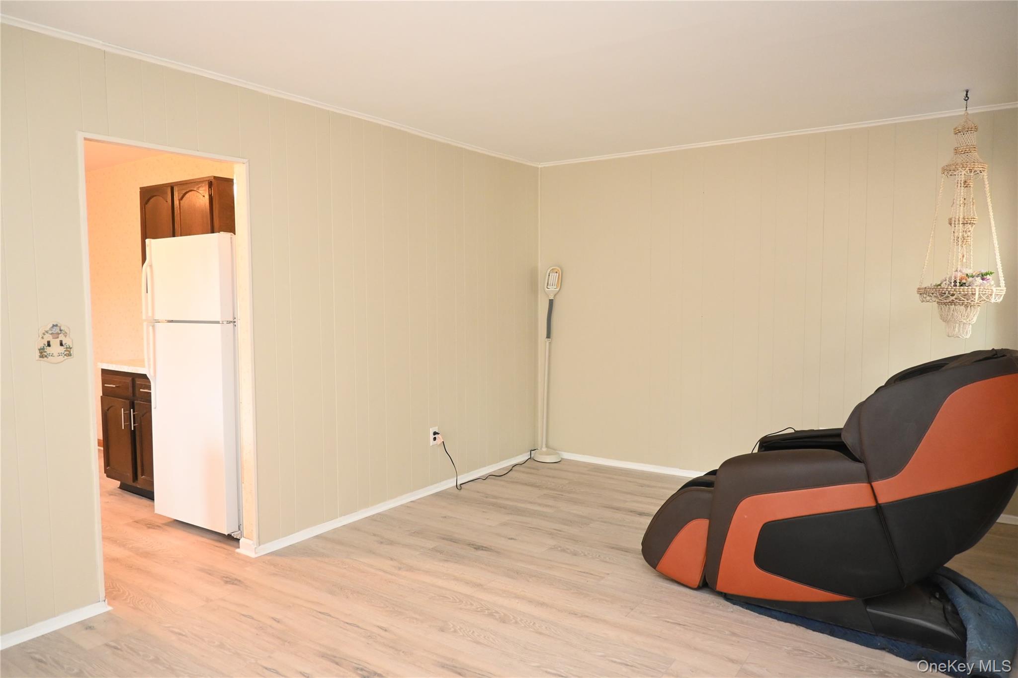 9 Fenwick Avenue, Farmingville, NY 11738