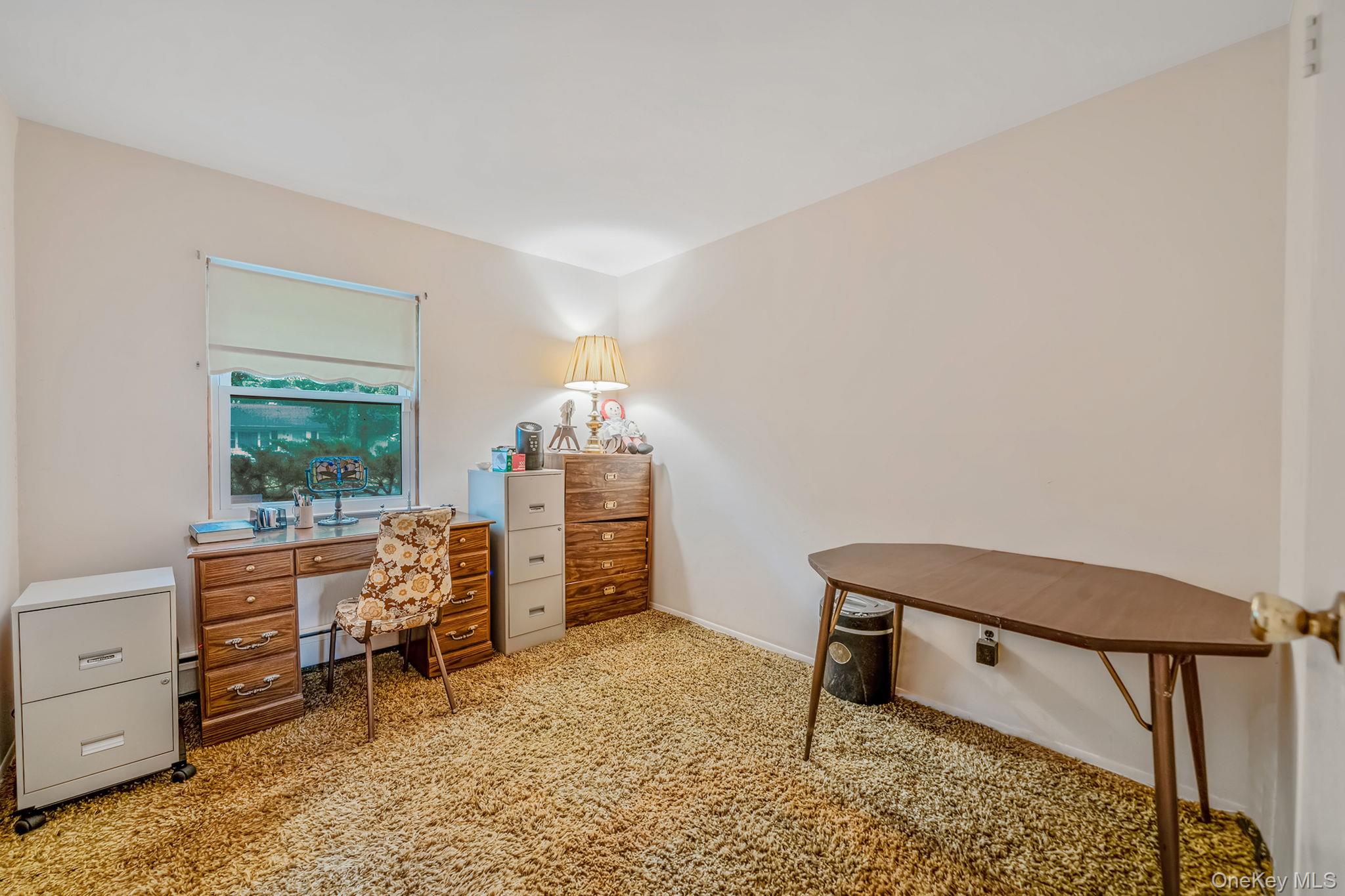 9 Fenwick Avenue, Farmingville, NY 11738