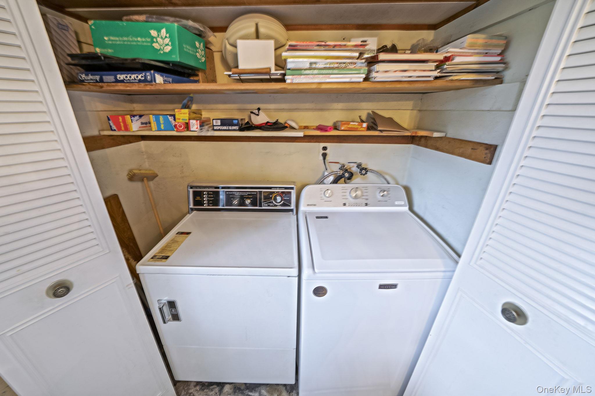 9 Fenwick Avenue, Farmingville, NY 11738