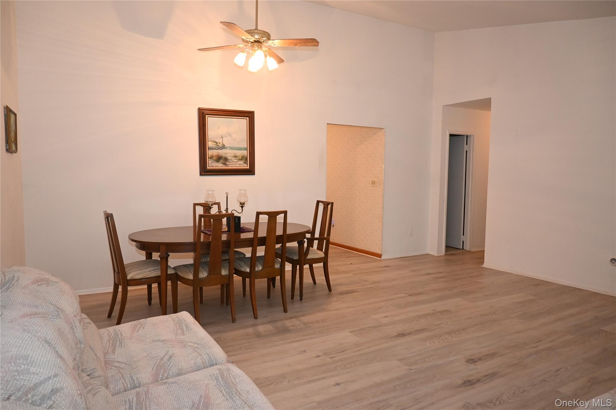 9 Fenwick Avenue, Farmingville, NY 11738