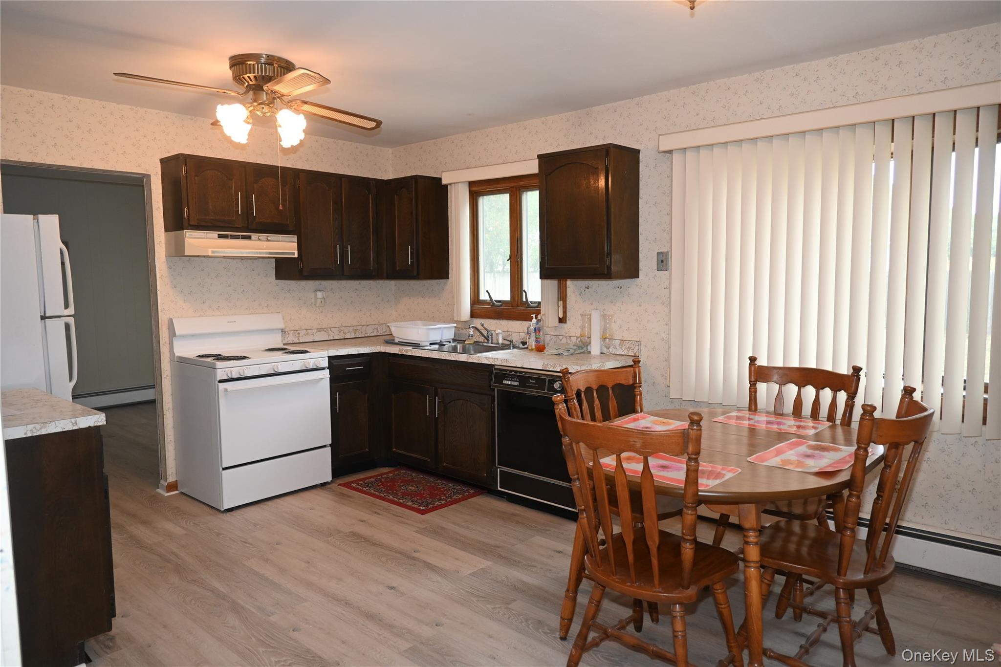 9 Fenwick Avenue, Farmingville, NY 11738