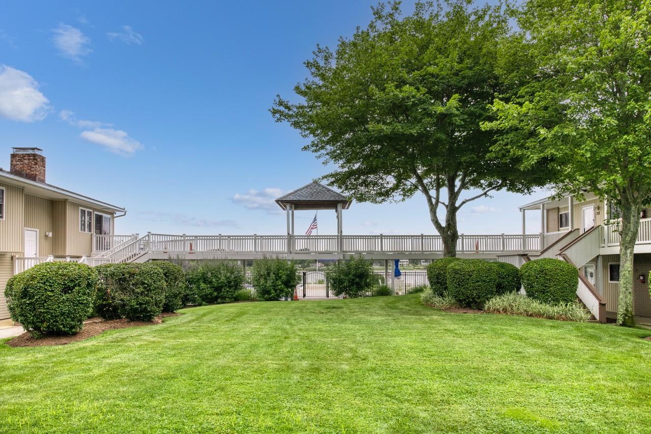 61 W Tiana Road # 6, Hampton Bays, NY 11946