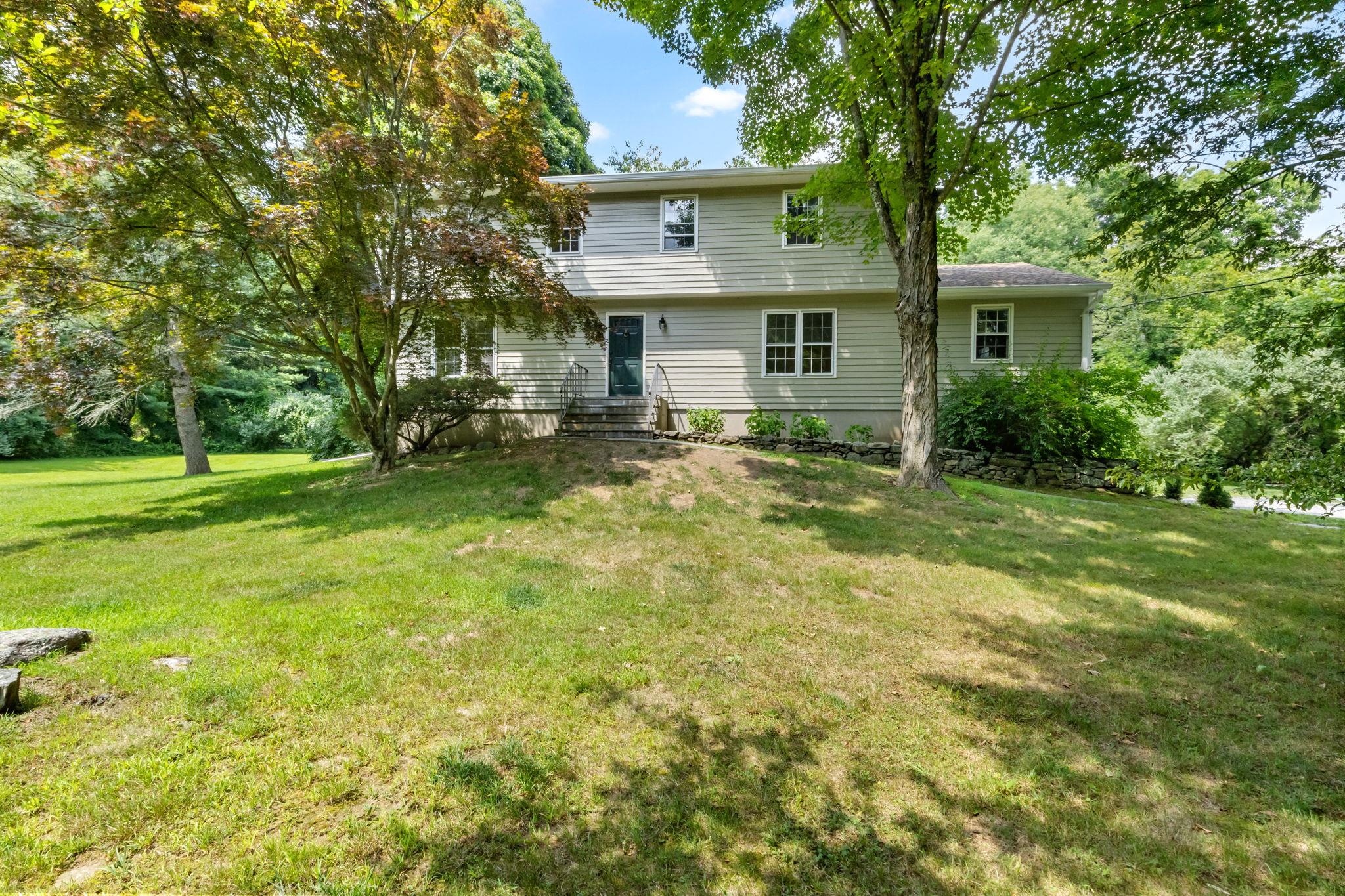 8 Old Pound Road, Pound Ridge, NY 10576