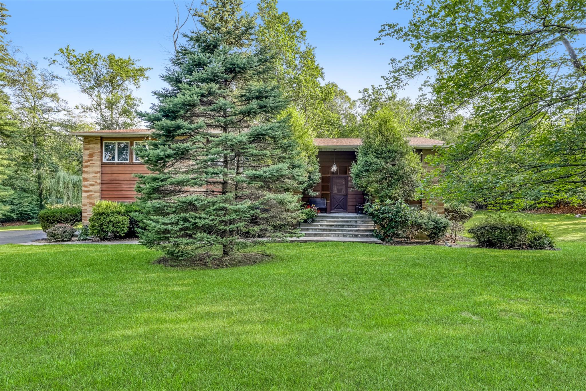 2 Olympia Lane, Monsey, NY 10952