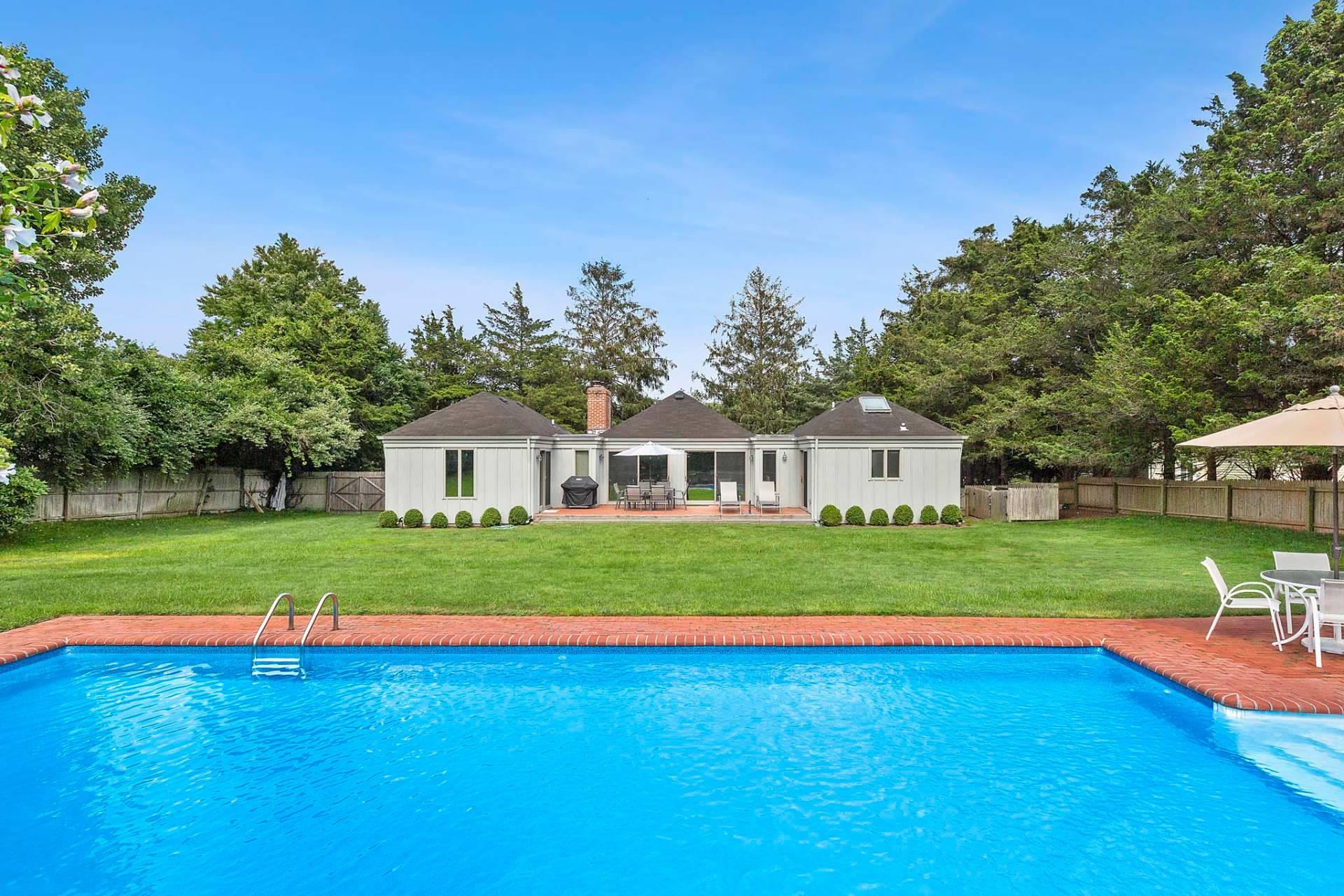 411 N Main Street, Southampton, NY 11968