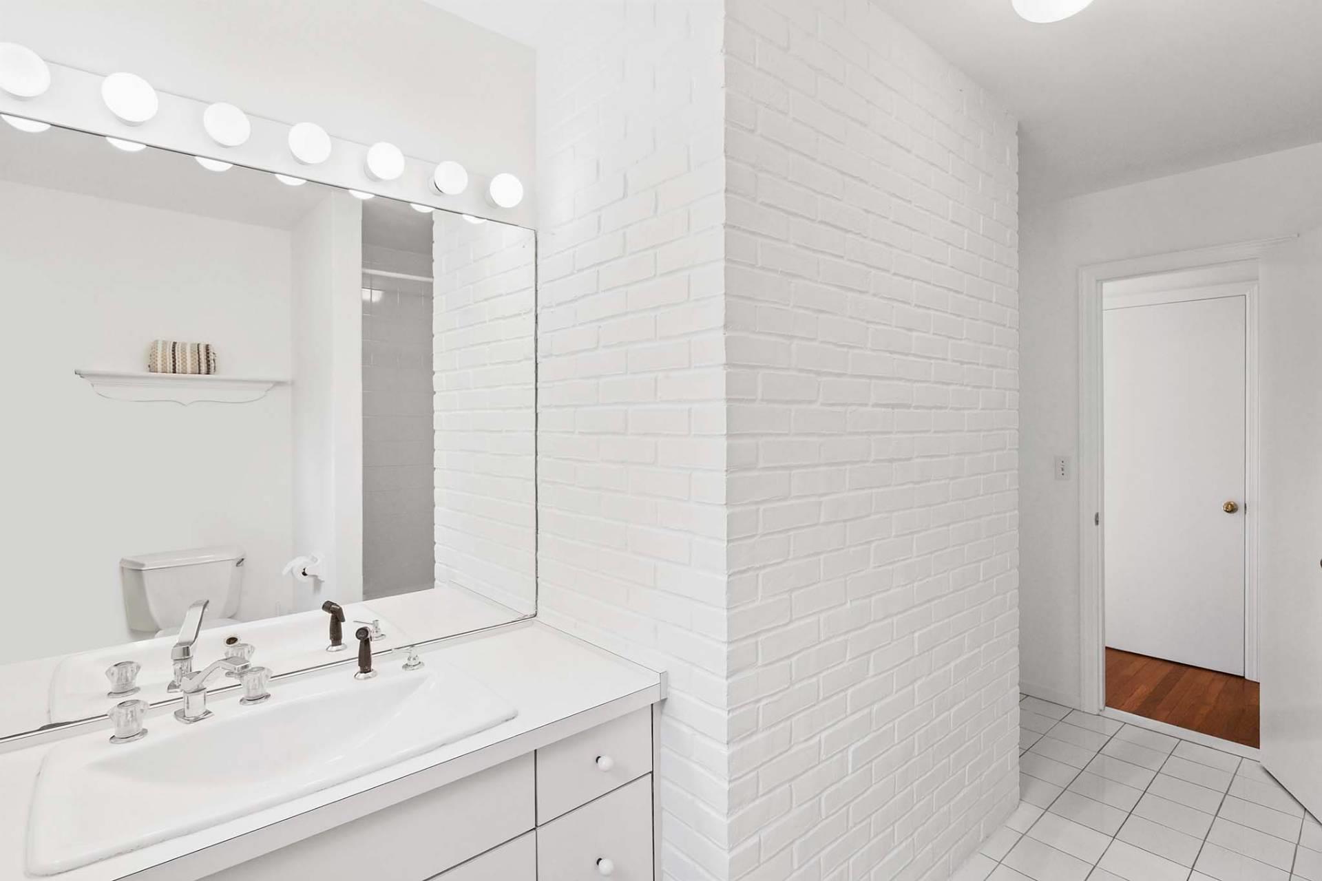 411 N Main Street, Southampton, NY 11968