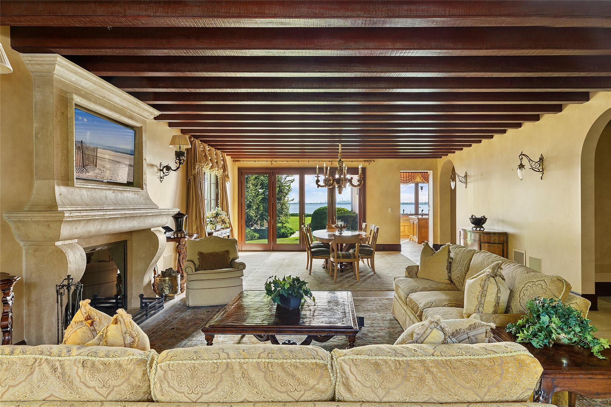 5 Half Moon Lane, Sands Point, NY 11050