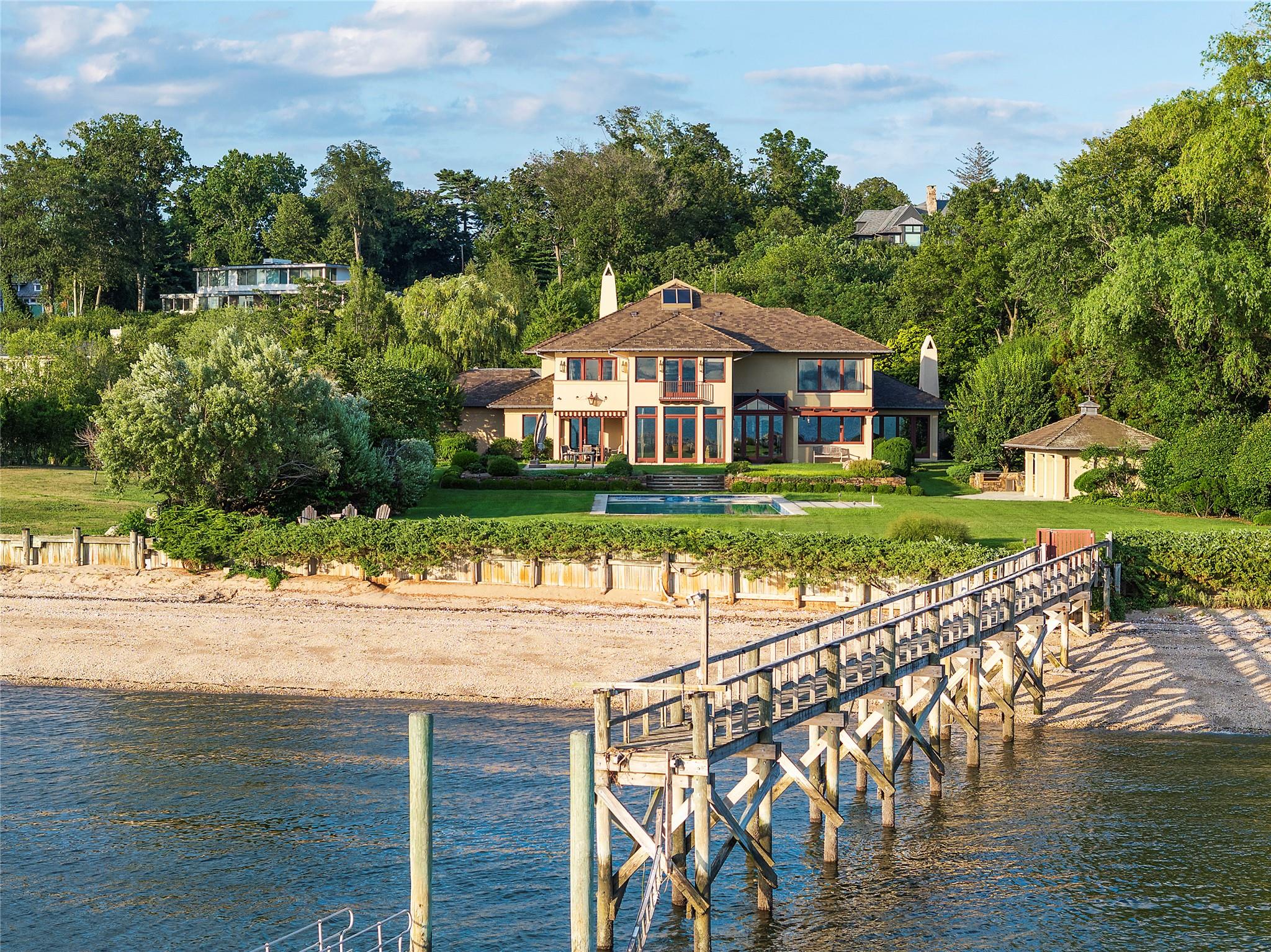 5 Half Moon Lane, Sands Point, NY 11050