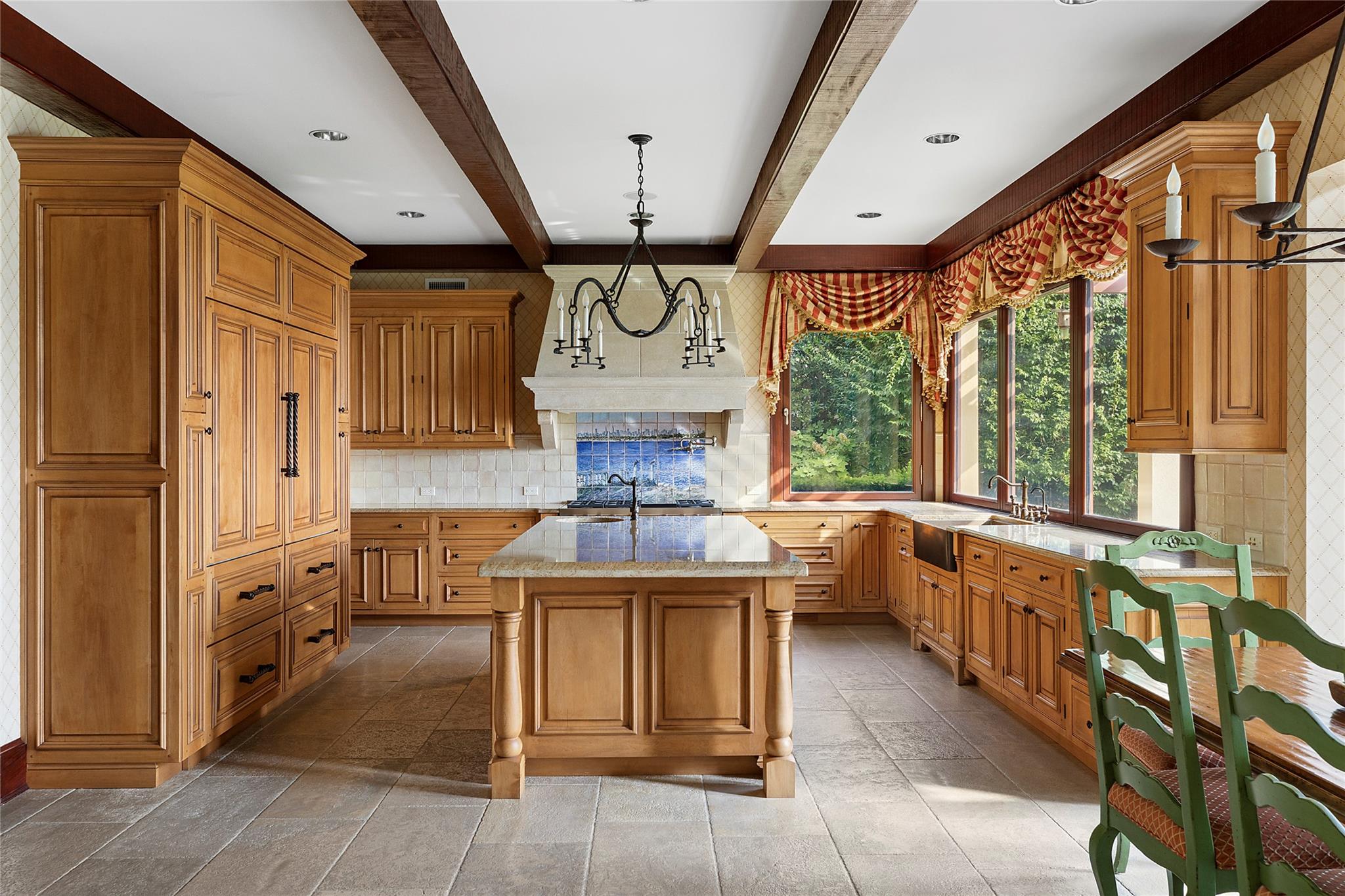 5 Half Moon Lane, Sands Point, NY 11050