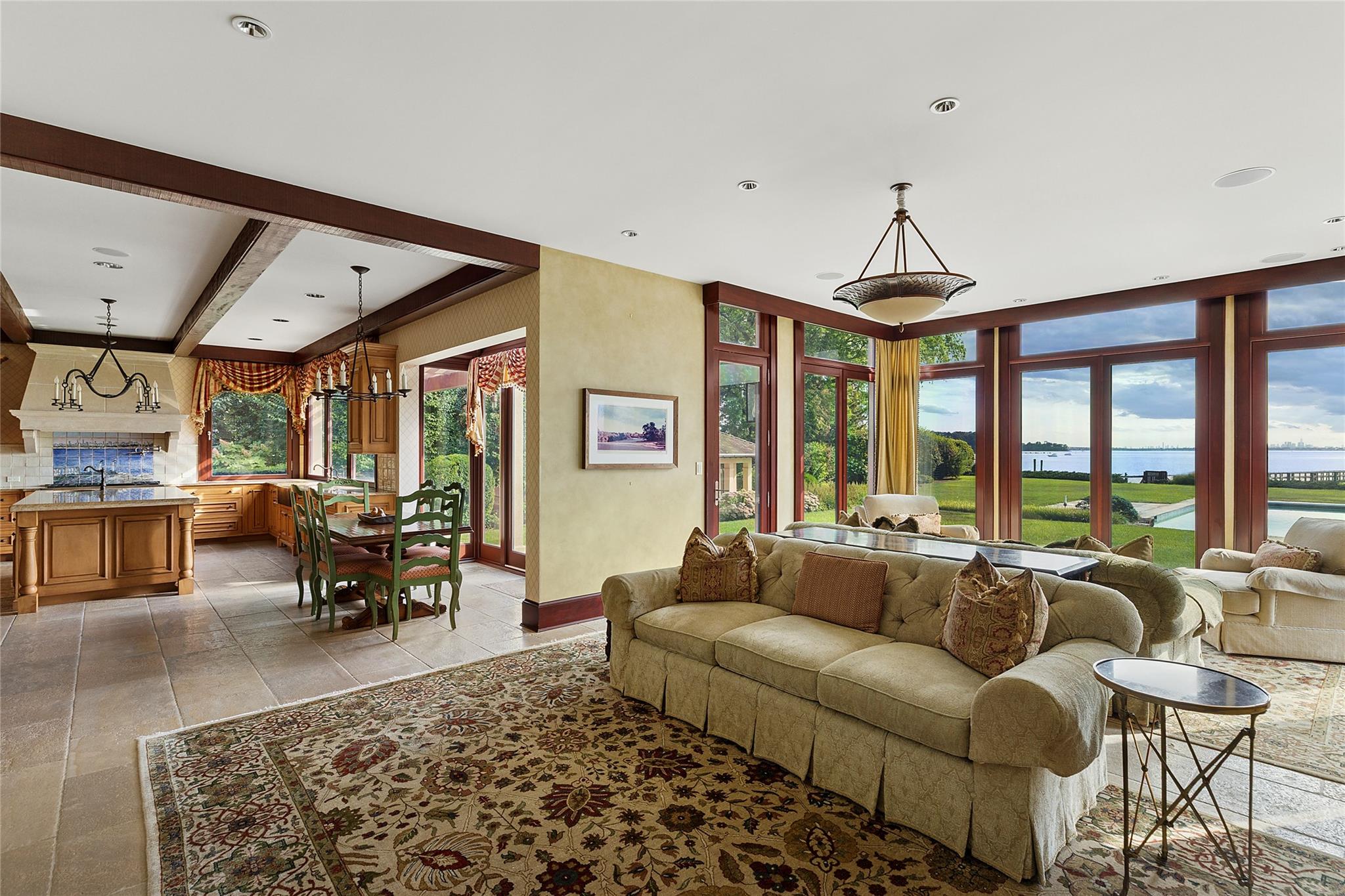 5 Half Moon Lane, Sands Point, NY 11050