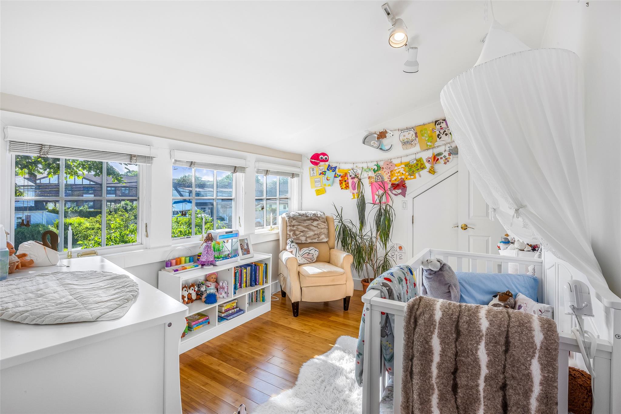 253 West Drive, Copiague, NY 11726