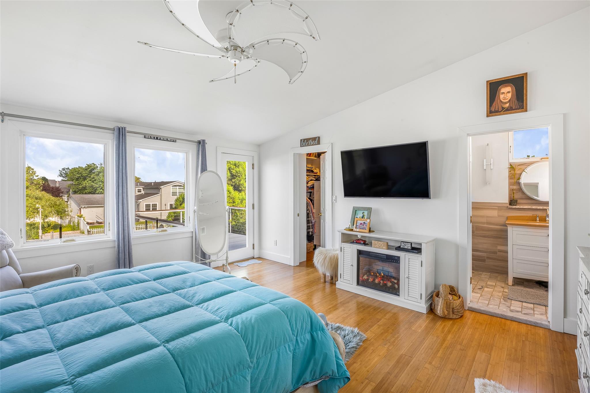 253 West Drive, Copiague, NY 11726