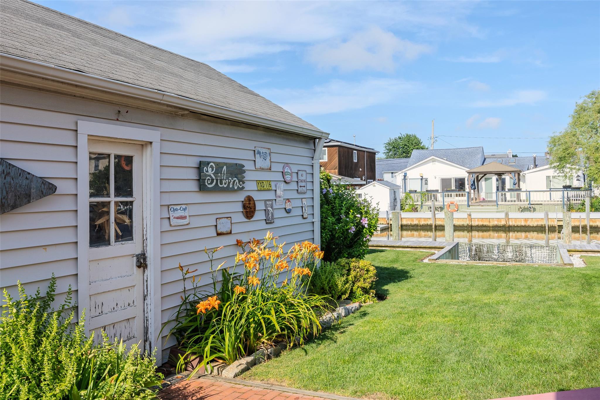 253 West Drive, Copiague, NY 11726