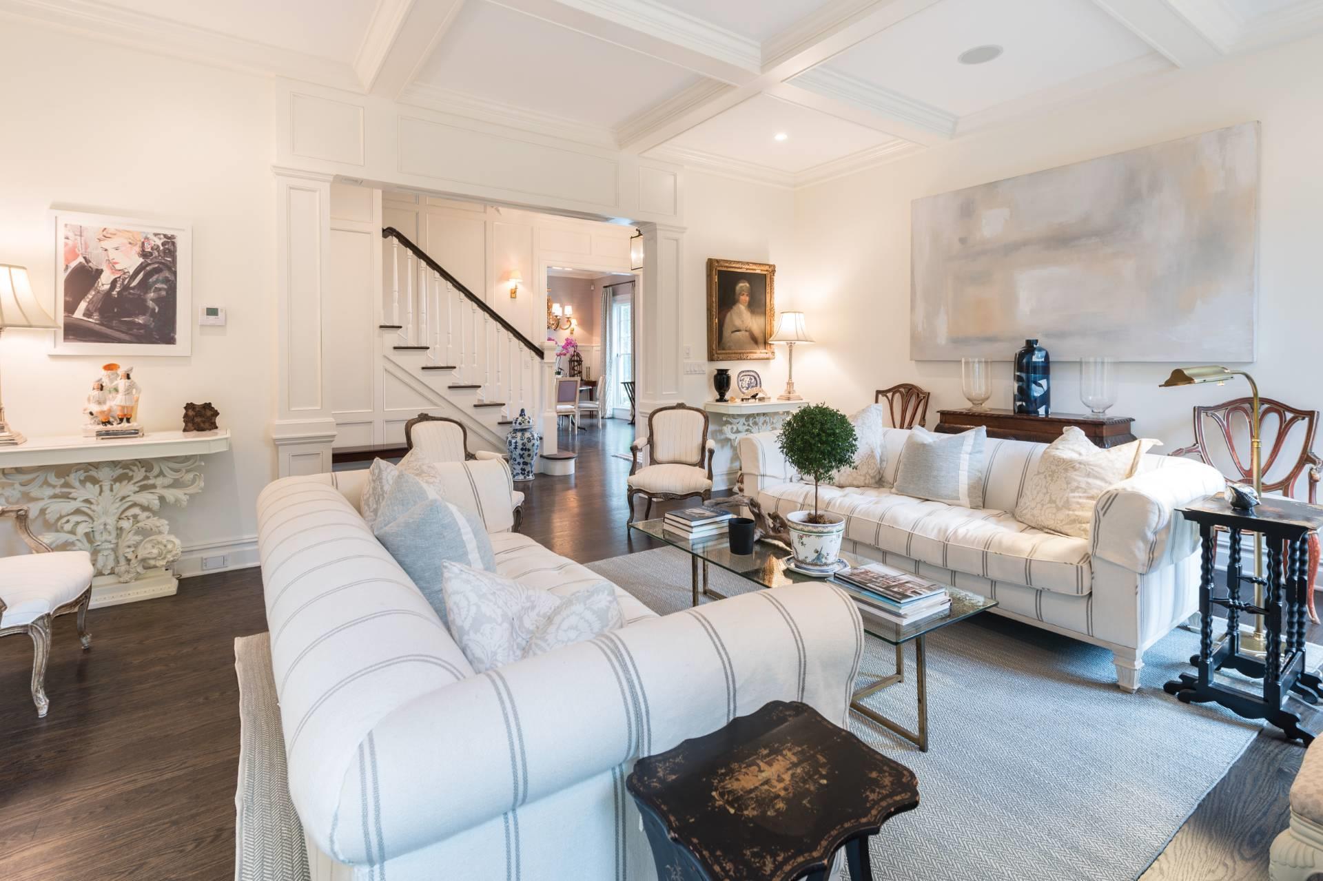 229 Toylsome Lane, Southampton, NY 11968