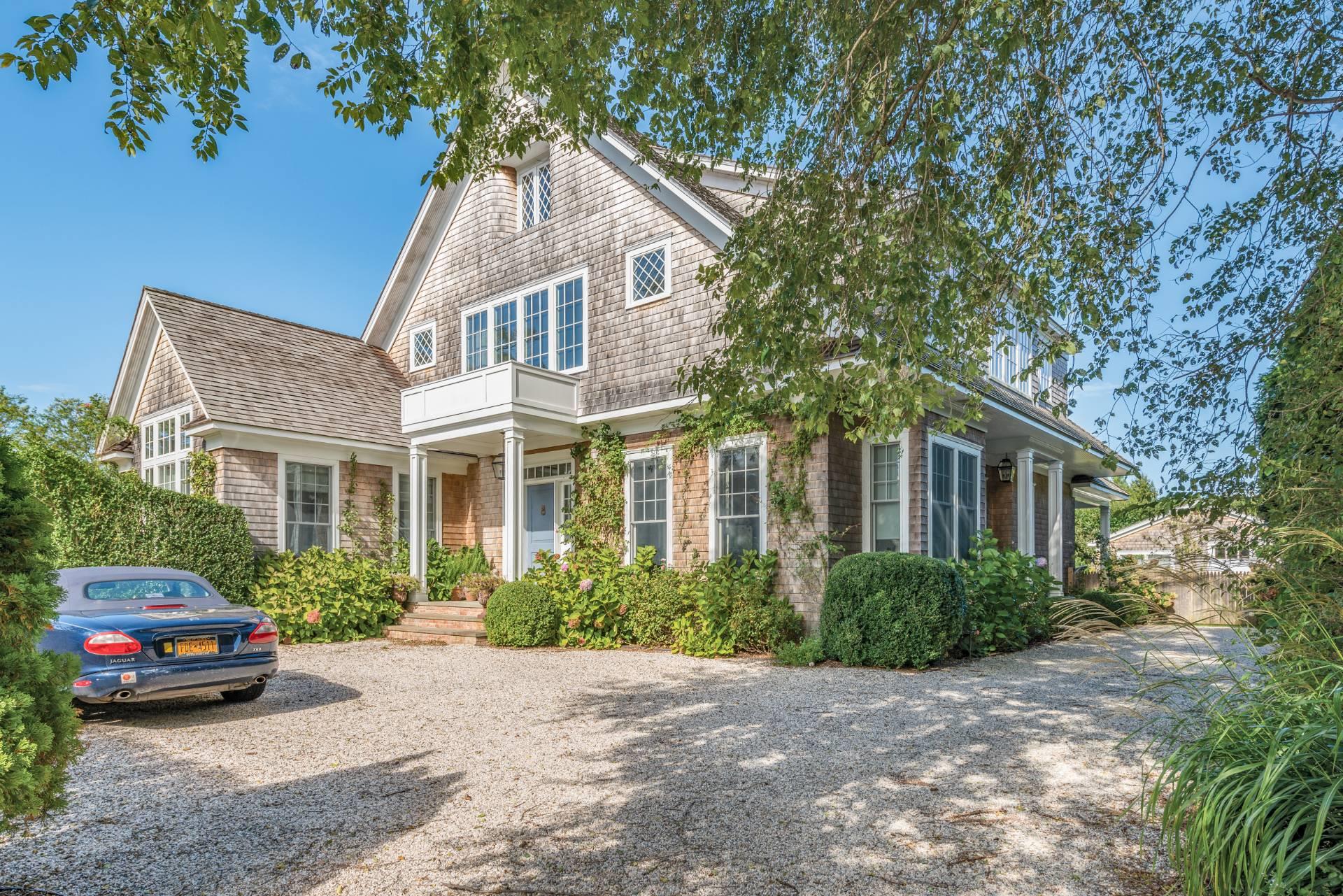 229 Toylsome Lane, Southampton, NY 11968