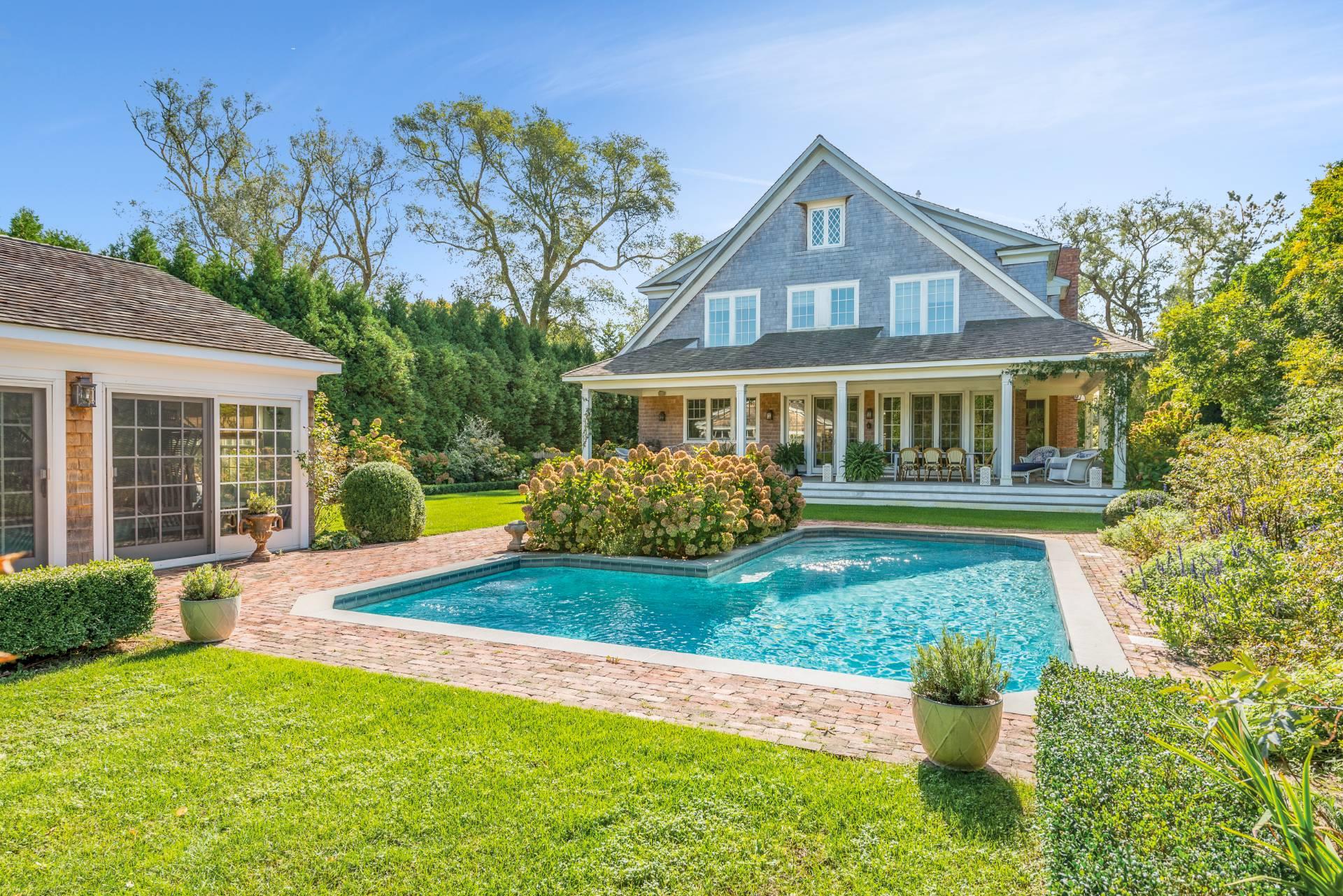 229 Toylsome Lane, Southampton, NY 11968