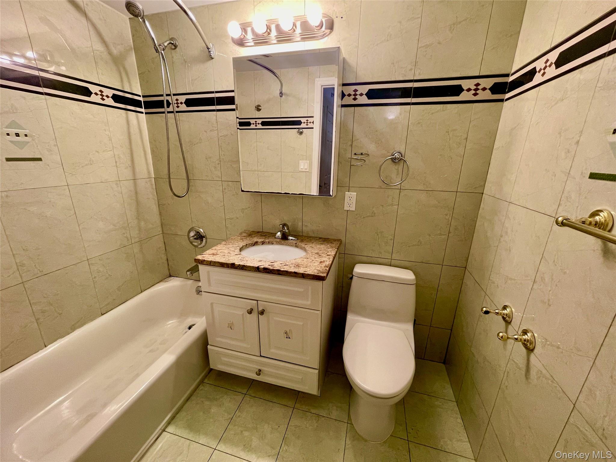 6434 Grand Central Parkway # 1F, Forest Hills, NY 11375