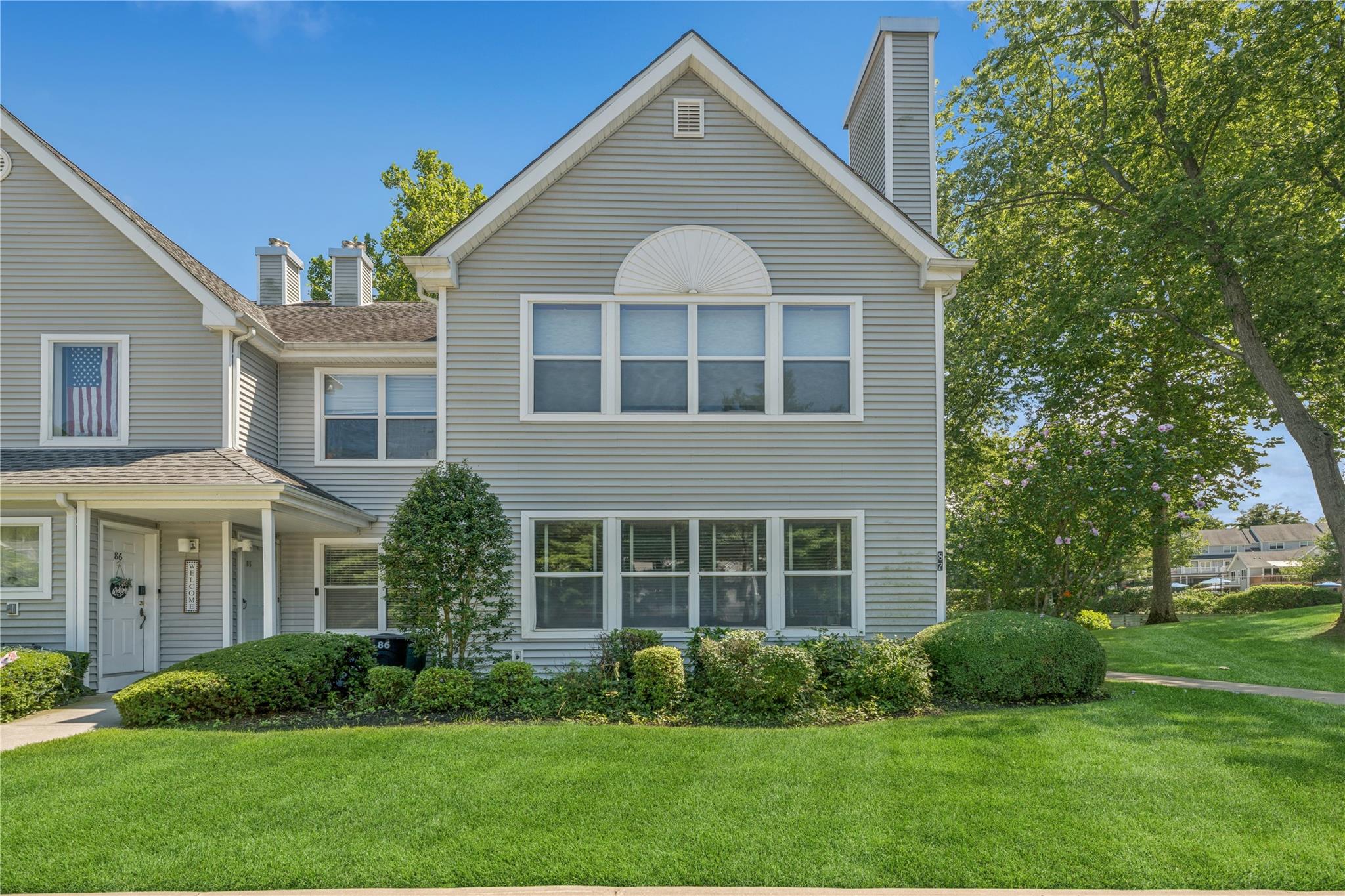87 Leeward Court, Port Jefferson, NY 11777