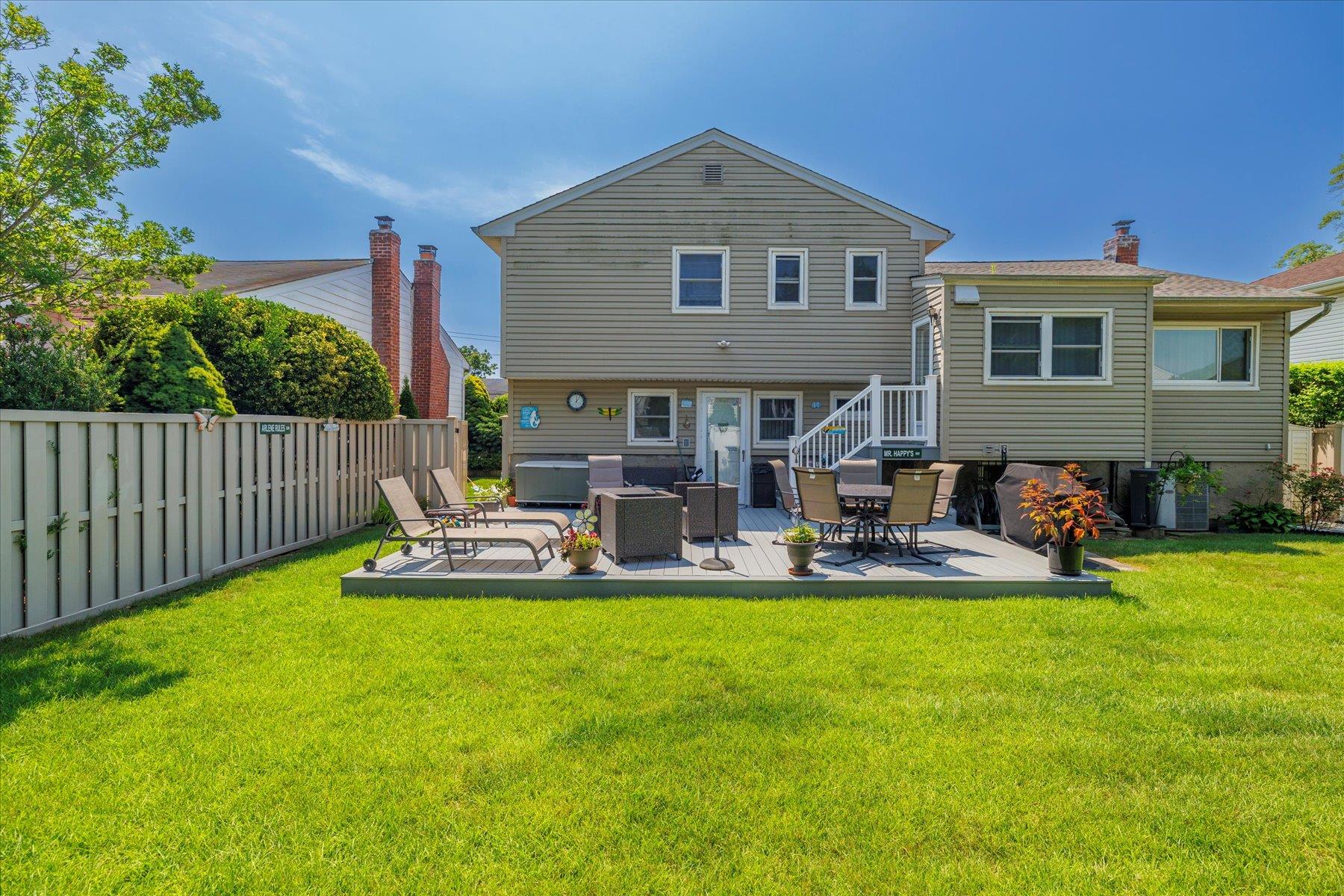 689 Allwyn Street, Baldwin, NY 11510