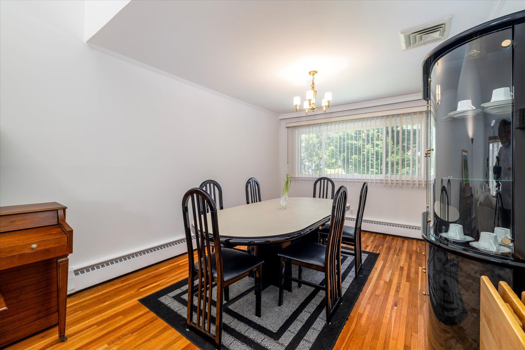 689 Allwyn Street, Baldwin, NY 11510