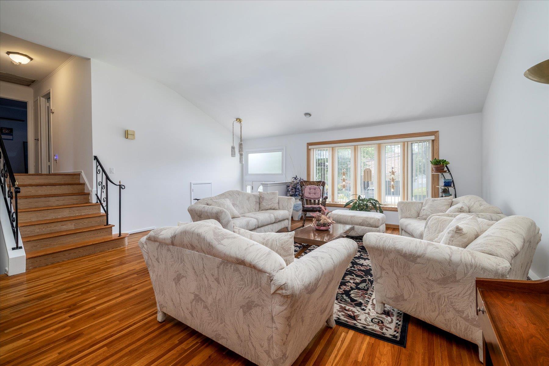 689 Allwyn Street, Baldwin, NY 11510