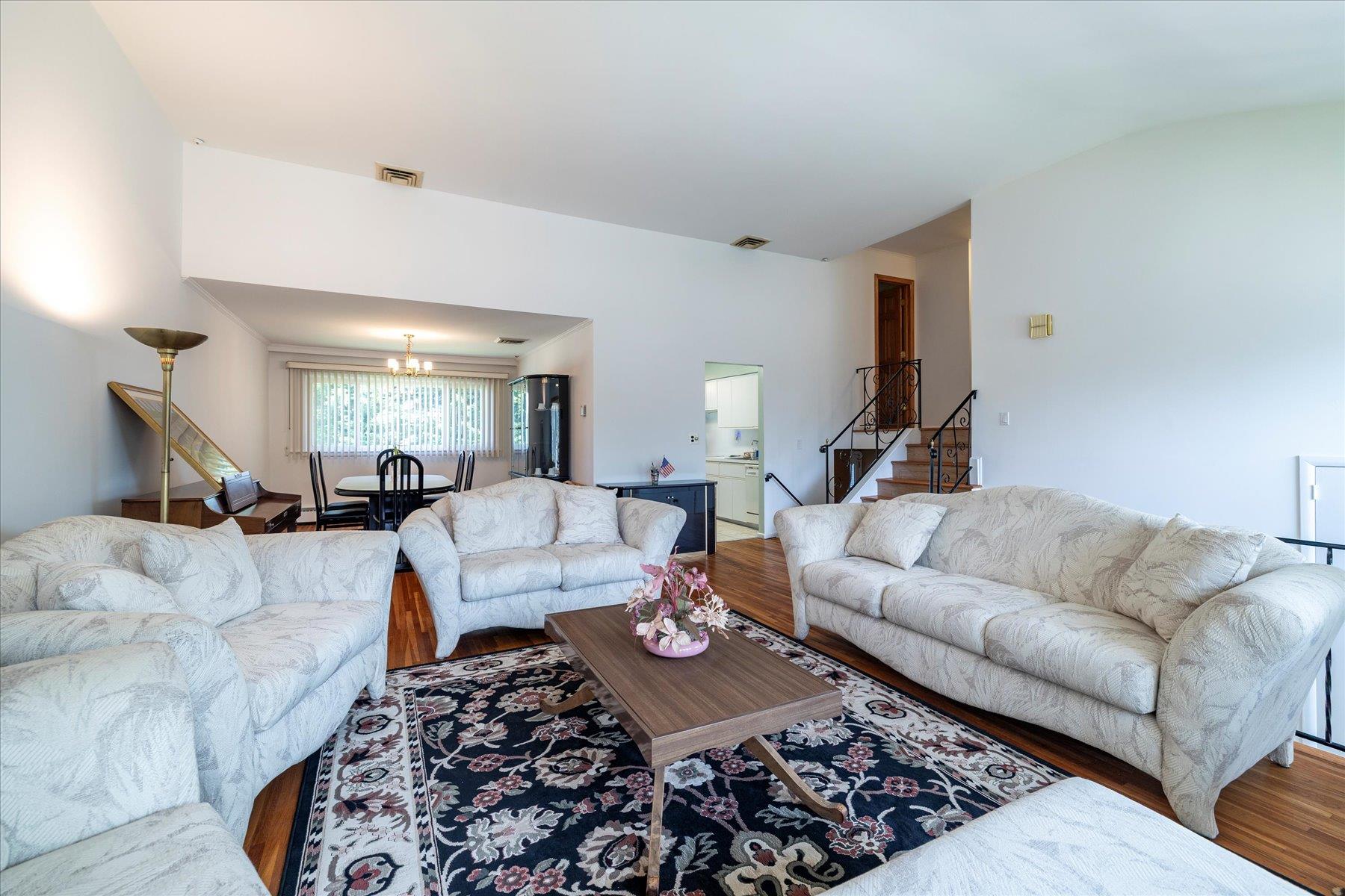 689 Allwyn Street, Baldwin, NY 11510