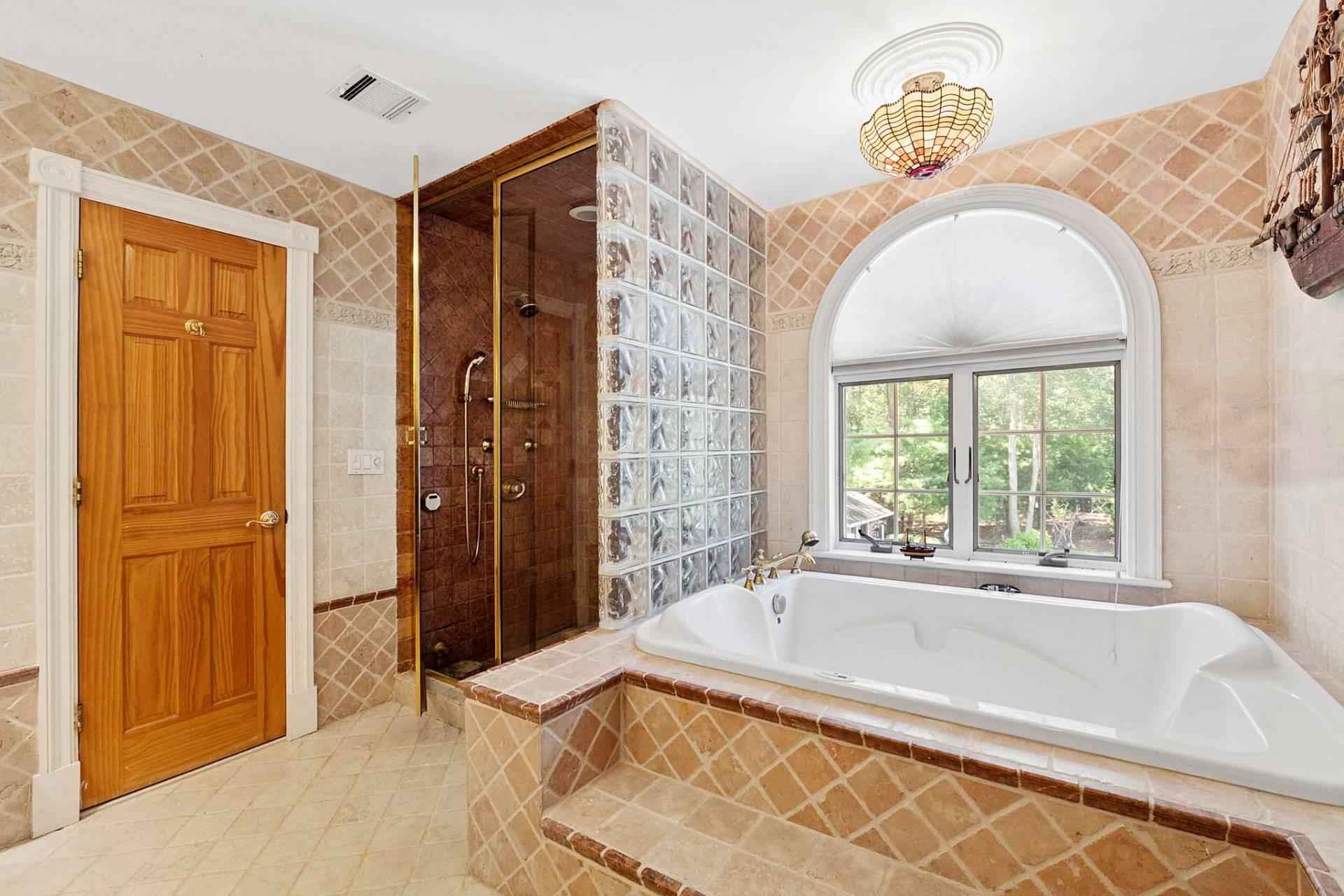 70 Talmage Farm Lane, East Hampton, NY 11937