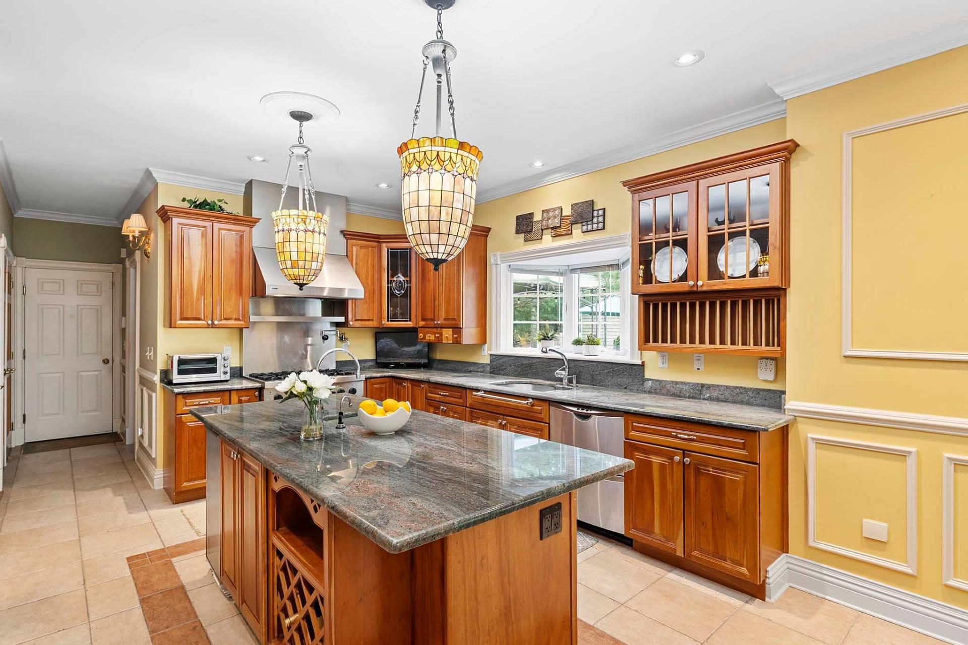 70 Talmage Farm Lane, East Hampton, NY 11937