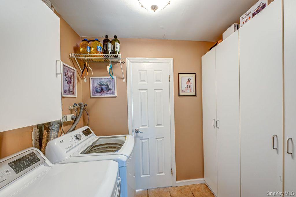 46 Plane Tree Lane, Saint James, NY 11780