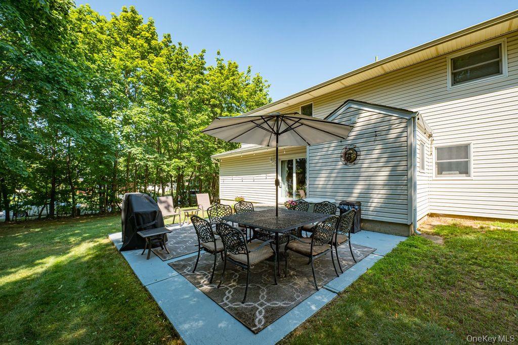 46 Plane Tree Lane, Saint James, NY 11780