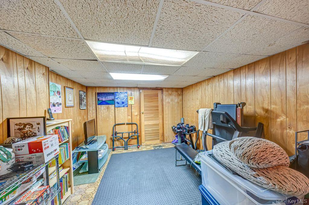 46 Plane Tree Lane, Saint James, NY 11780