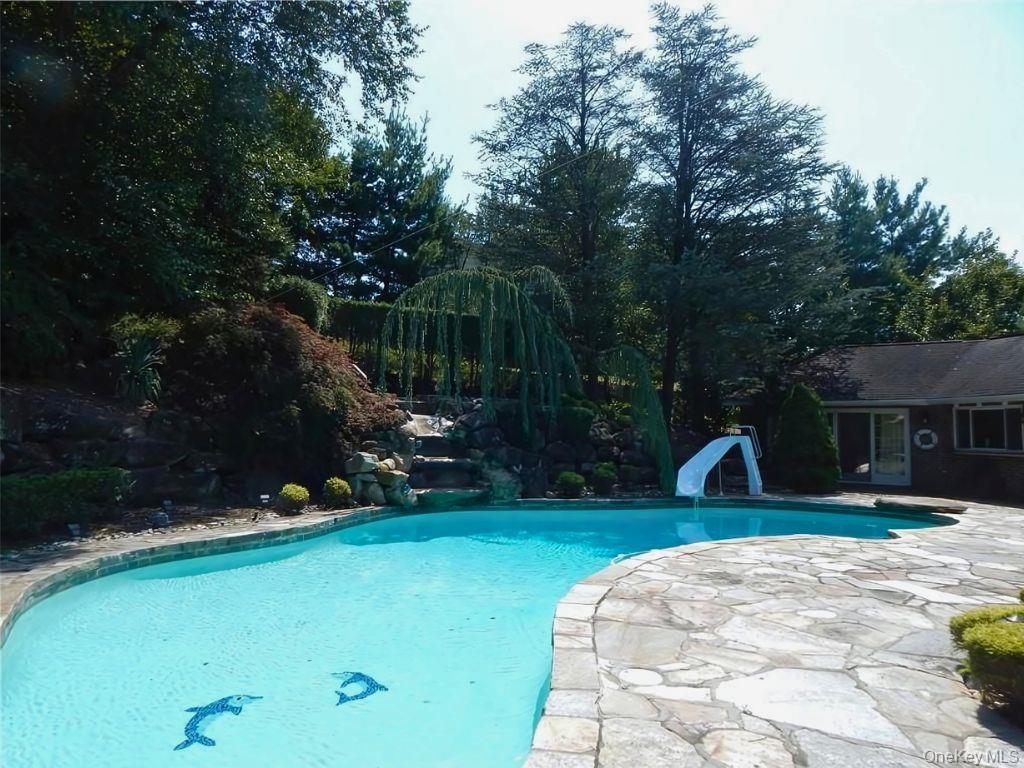 25 Pine Glen Drive, Blauvelt, NY 10913