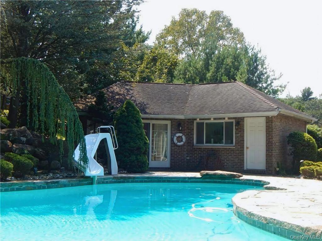 25 Pine Glen Drive, Blauvelt, NY 10913