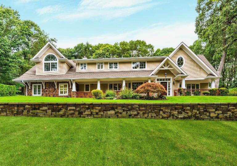 8 Ponderosa Drive, Melville, NY 11747