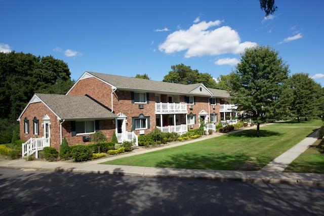 16 Garfield Avenue # 24-C, Sayville, NY 11782