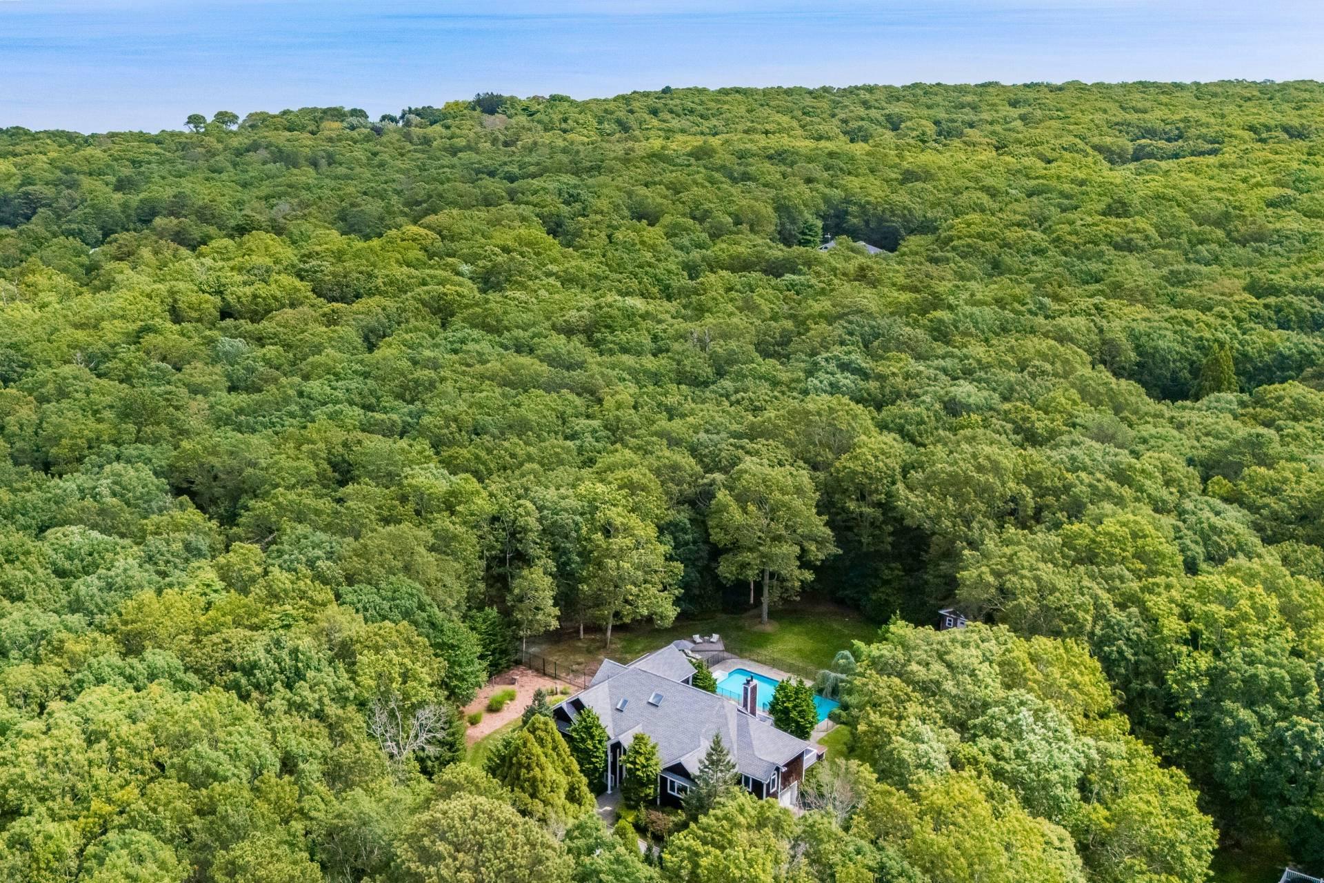 48 Douglas Court, Hampton Bays, NY 11946