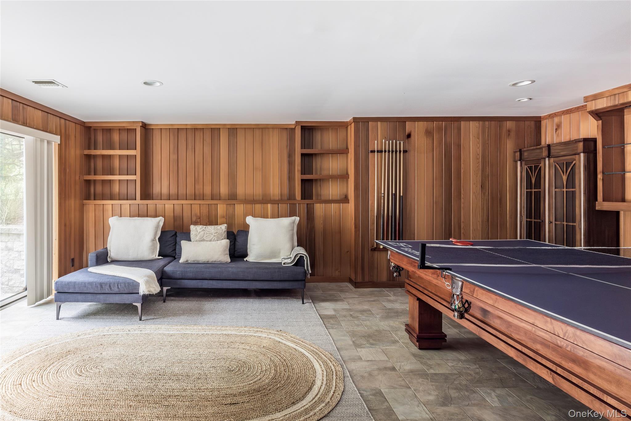 48 Douglas Court, Hampton Bays, NY 11946