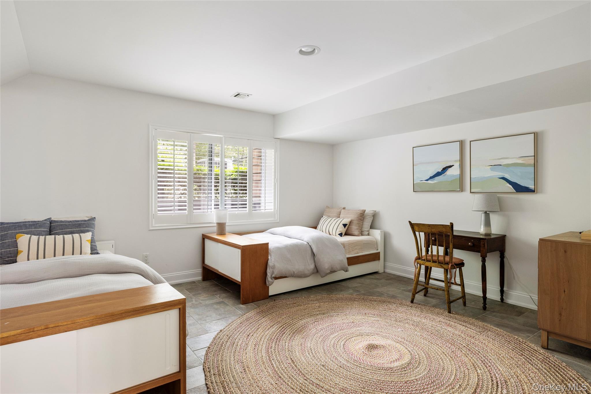 48 Douglas Court, Hampton Bays, NY 11946