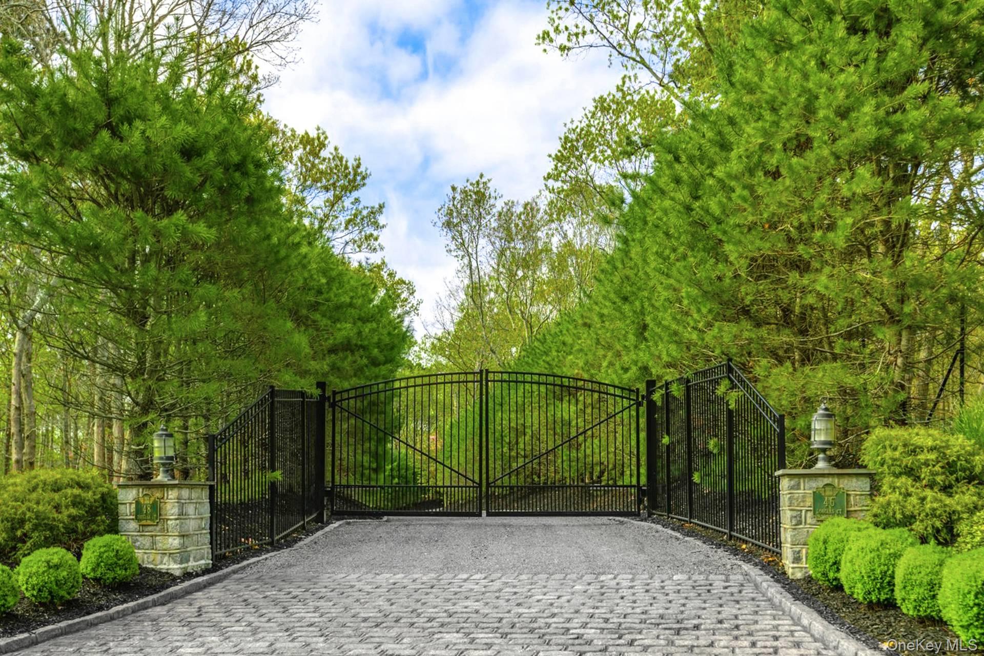 48 Douglas Court, Hampton Bays, NY 11946