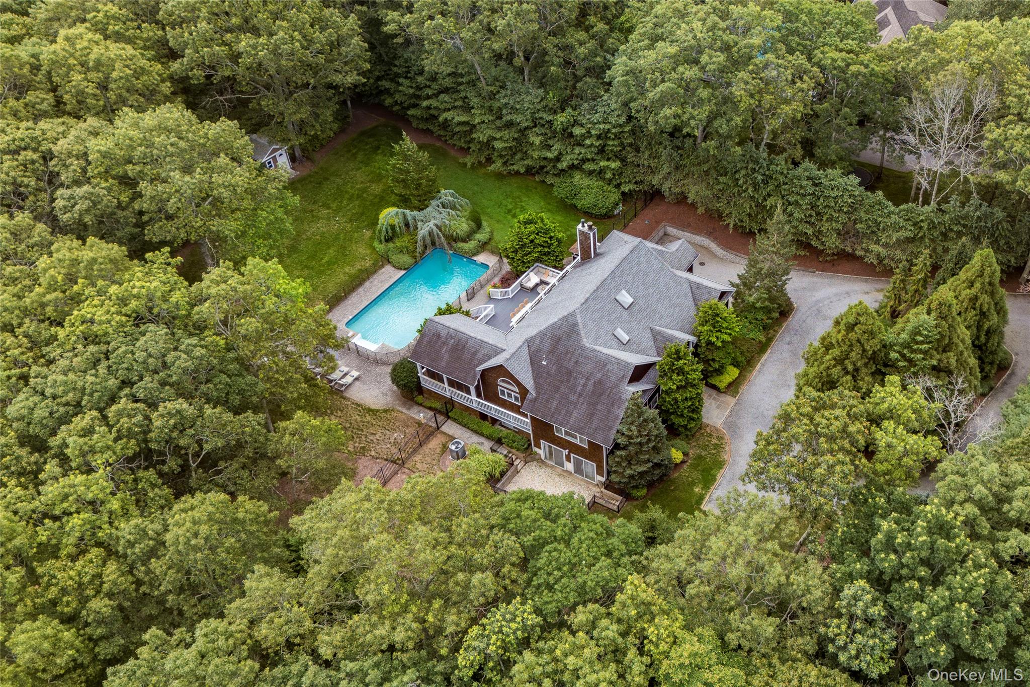 48 Douglas Court, Hampton Bays, NY 11946