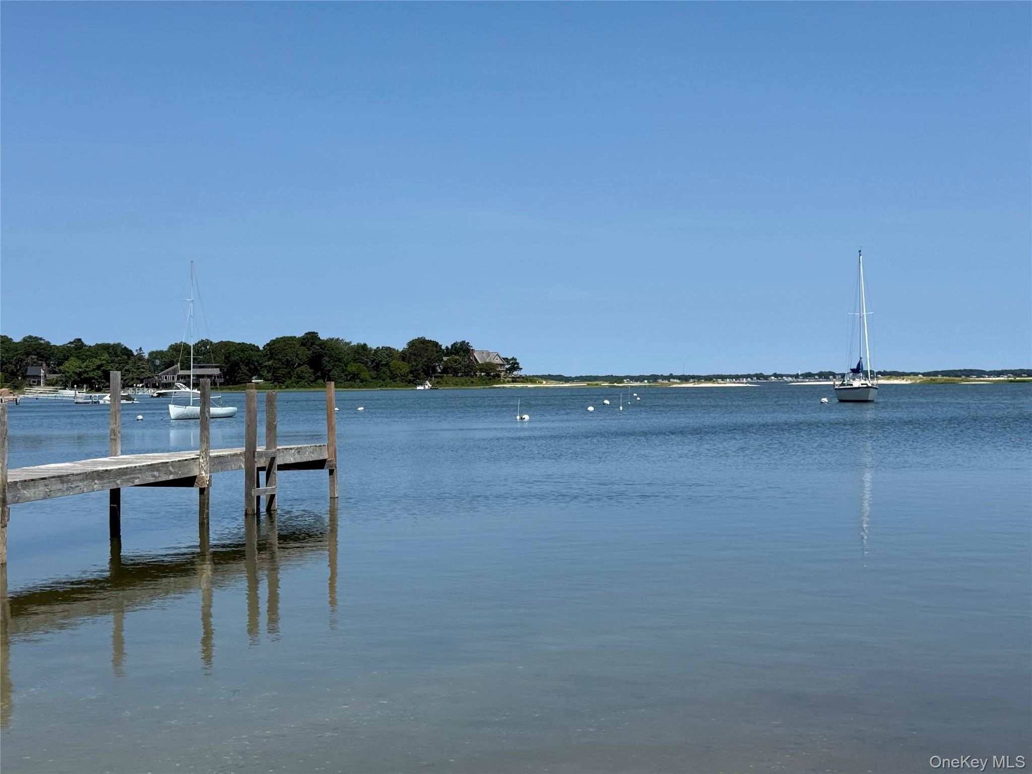 48 Douglas Court, Hampton Bays, NY 11946