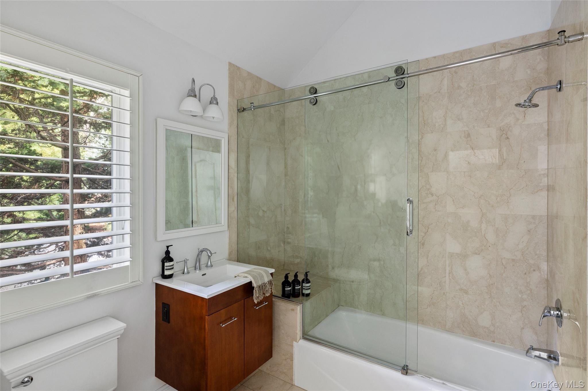 48 Douglas Court, Hampton Bays, NY 11946