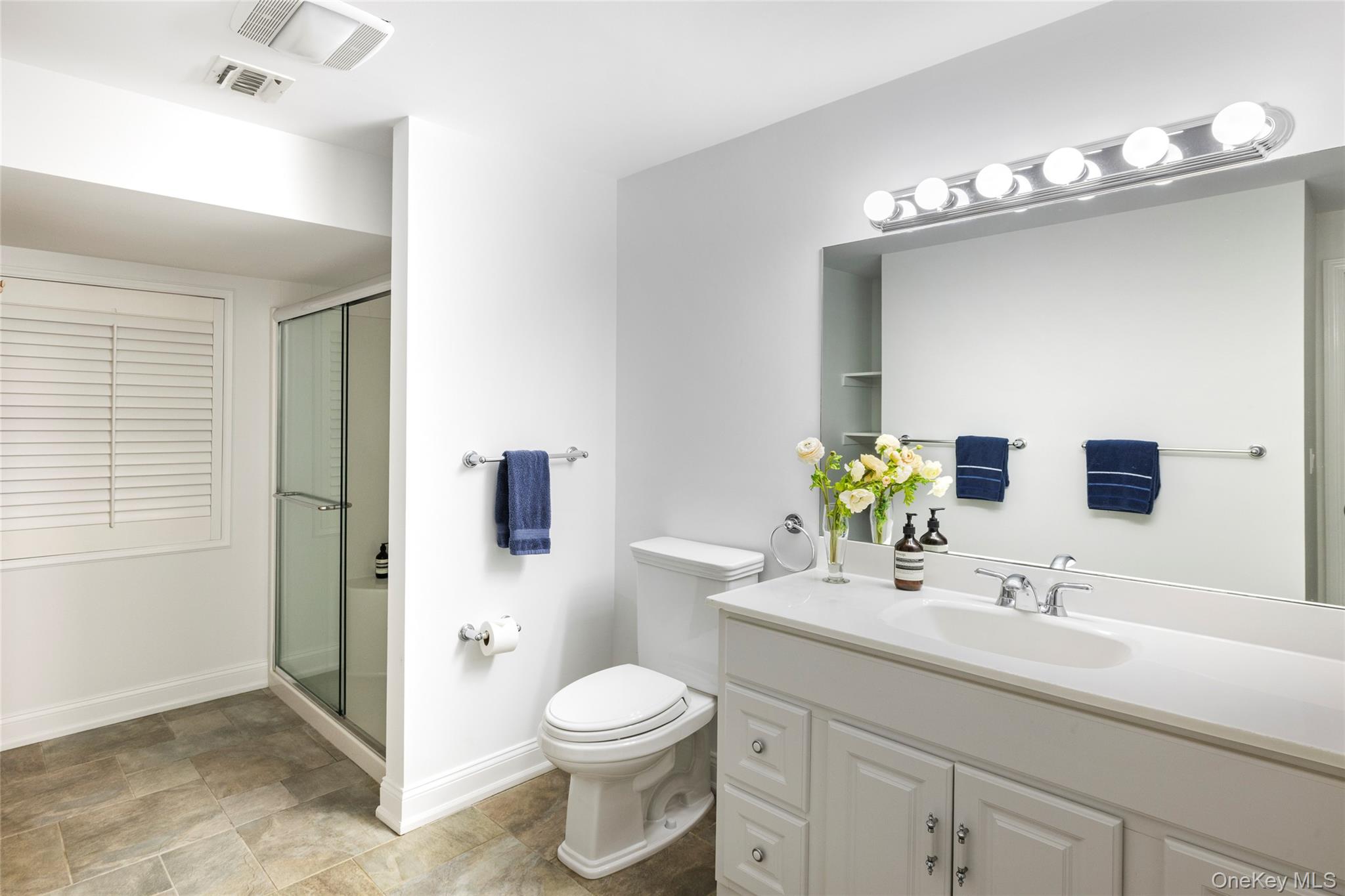 48 Douglas Court, Hampton Bays, NY 11946