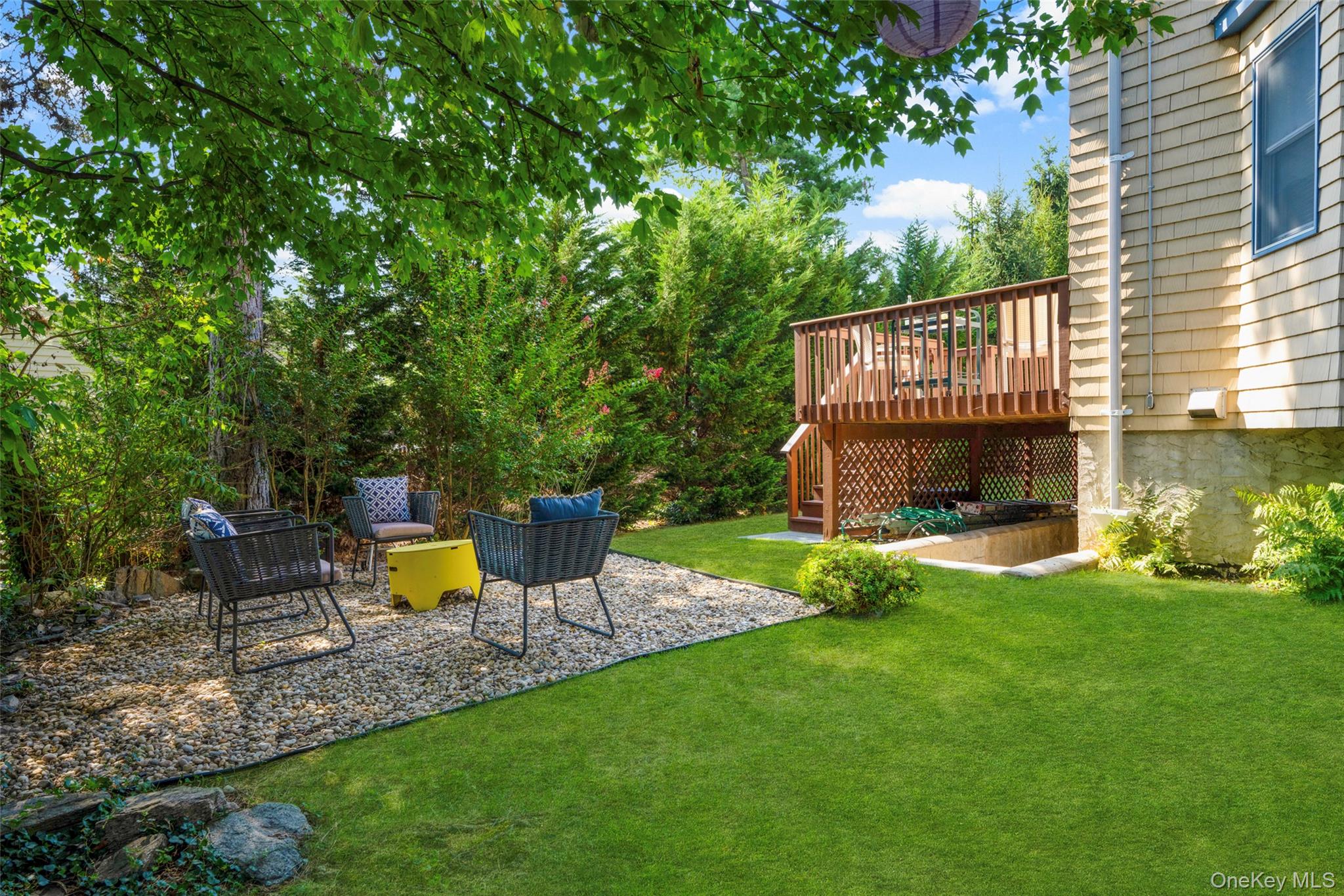 11 Cambridge Court, Larchmont, NY 10538