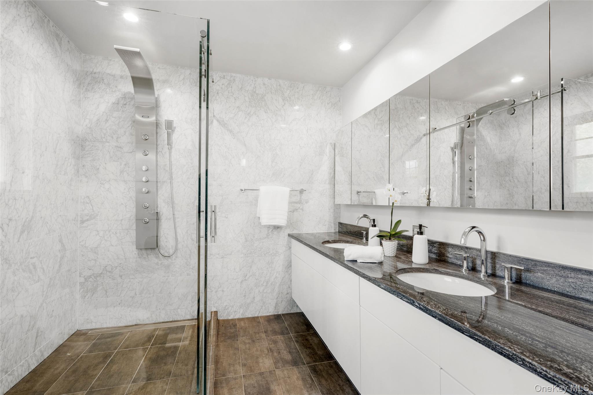 11 Cambridge Court, Larchmont, NY 10538